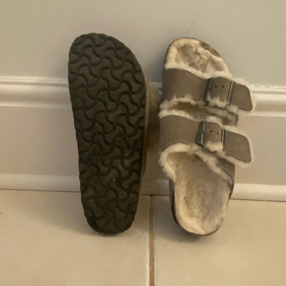 Woman’s size 38 fuzzy Birkenstocks